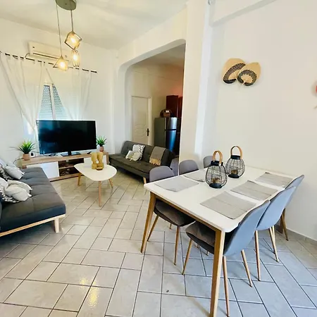 Chryssa's Deluxe アパート パトラ