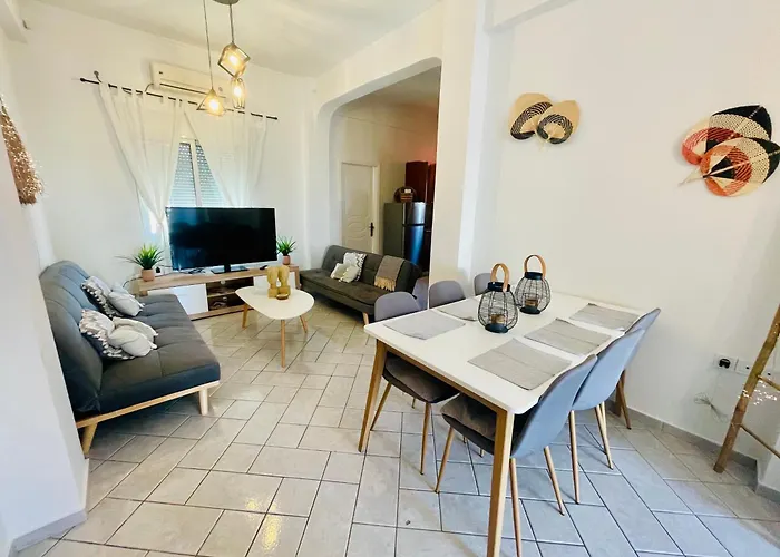 Chryssa's Deluxe アパート パトラ