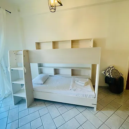 Chryssa's Deluxe Apartamento