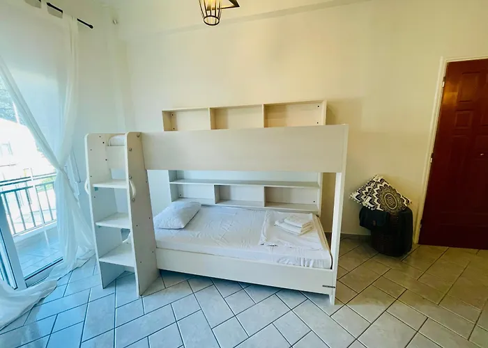 Chryssa's Deluxe Apartamento